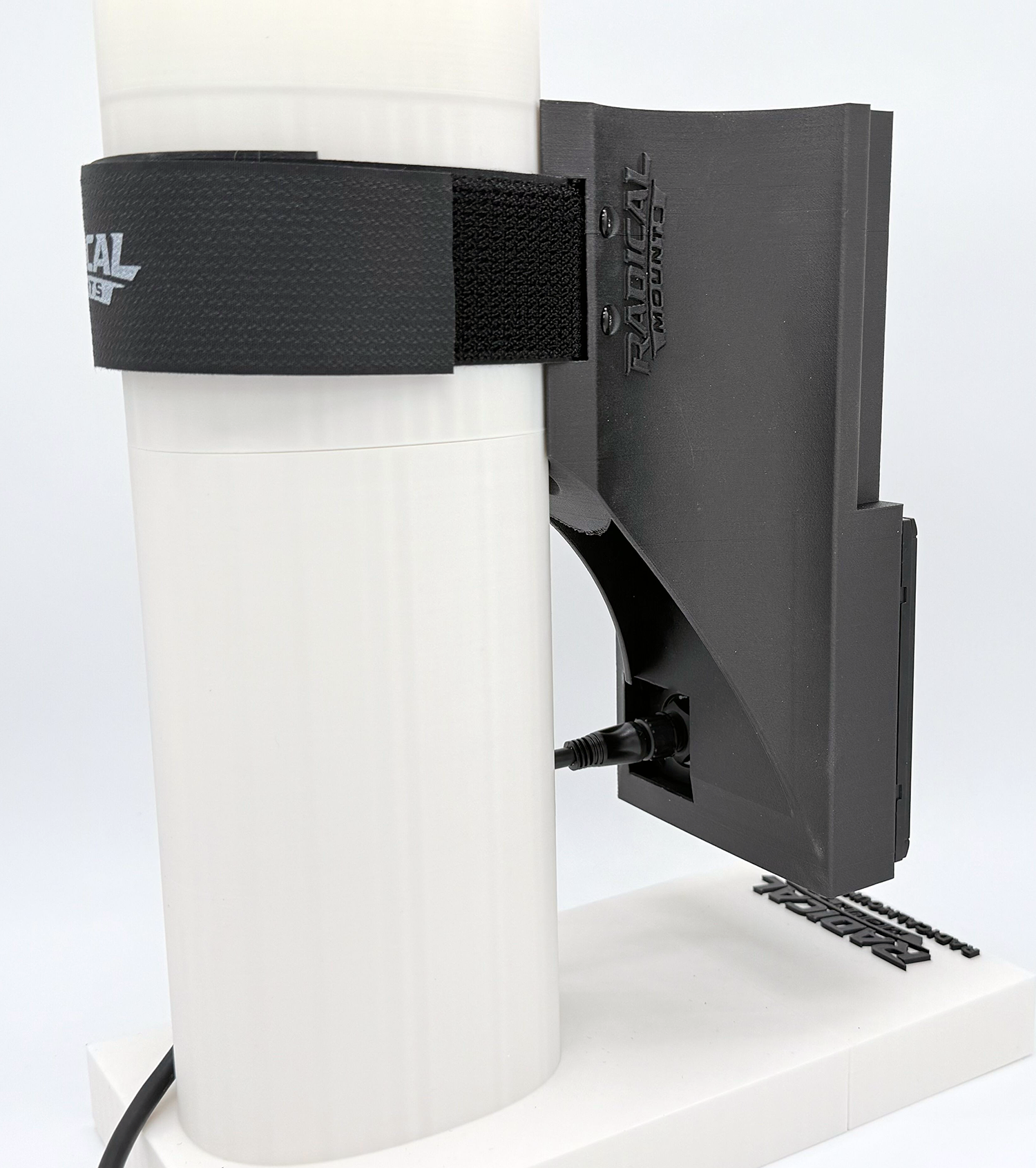 RM2 - Vakaros Atlas 2  / B&G Triton² Mount - Carbon Edition